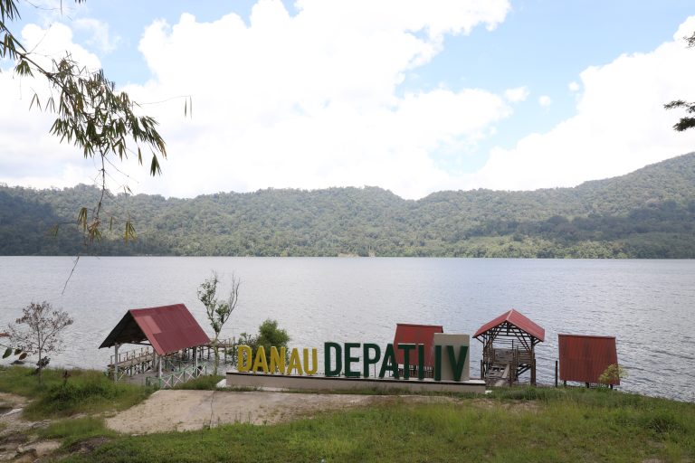 Danau_Depati_IV